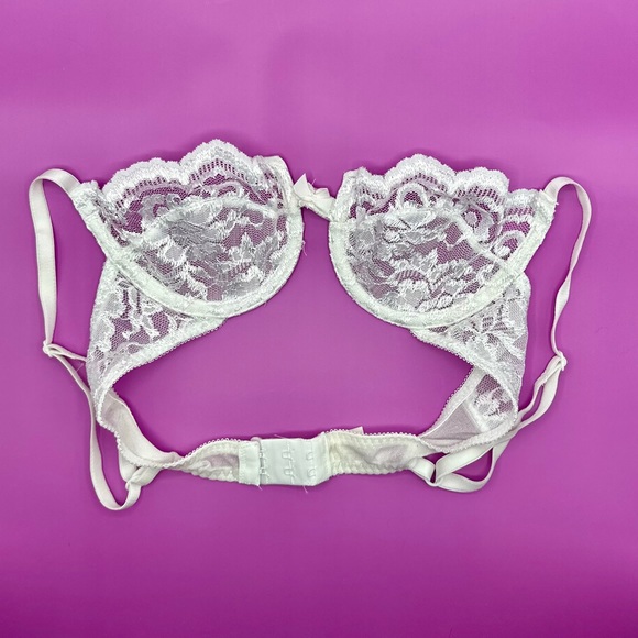 Victoria’s Secret Demi Lace Miracle-White- 34B Vintage NWT - Picture 2 of 7